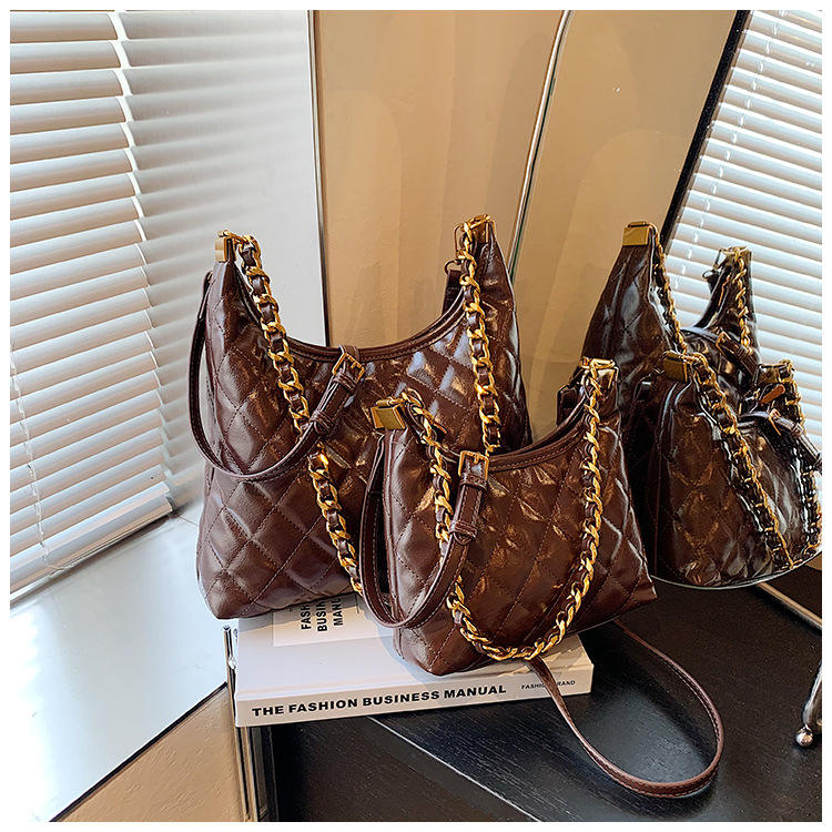 2024 Vintage Women's Retro Diamond Grid Small Fragrant Chain Tote Bag Versatile Single ShoulderCrossbody Commuting Armpit Cover