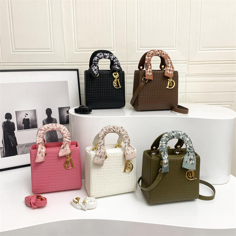 2024 New Luxury Retro Woven Pattern Handbag Women's Daily Office Waterproof PU Leather Shoulder Bag Messenger Bag Vintage Style